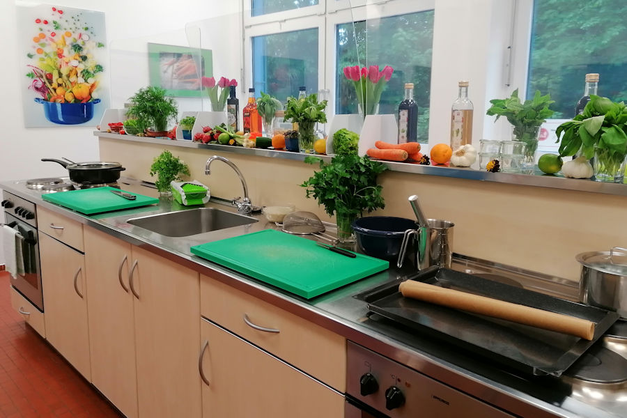 Küchenzeile in der Lehrküche Küchenzeile in der Lehrküche